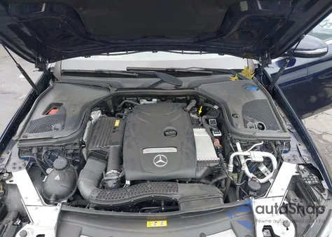 2017 Mercedes-Benz E 300 4Matic z USA, uszkodzony, nr VIN WDDZF4KB6HA114771